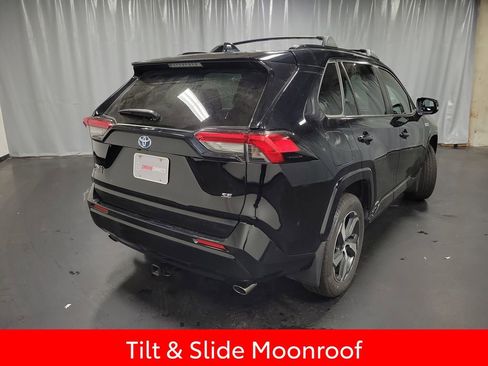 Used 2021 Toyota RAV4 SE image 8