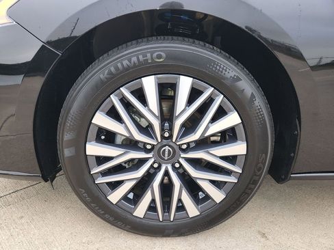 Used 2025 Nissan Altima 2.5 SV image 29