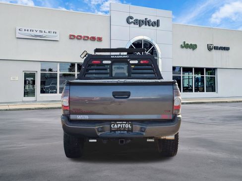 Used 2014 Toyota Tacoma 4x4 Double Cab w/ TRD Sport Package image 4