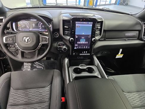 New 2026 RAM 1500 Big Horn AWD/4WD image 9
