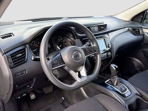 Used 2019 Nissan Rogue Sport S image 9