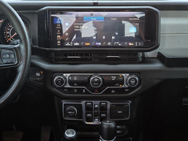 Used 2024 Jeep Gladiator Sport AWD/4WD image 15