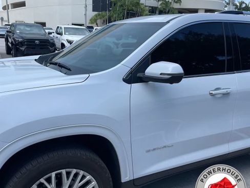 Used 2026 GMC Acadia Denali w/ Super Cruise Package FWD image 4