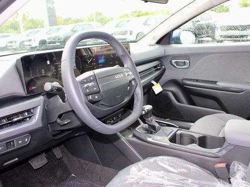 New 2025 Kia K4 EX image 12