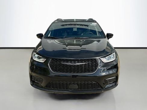 New 2026 Chrysler Pacifica Limited w/ S Appearance Package image 4