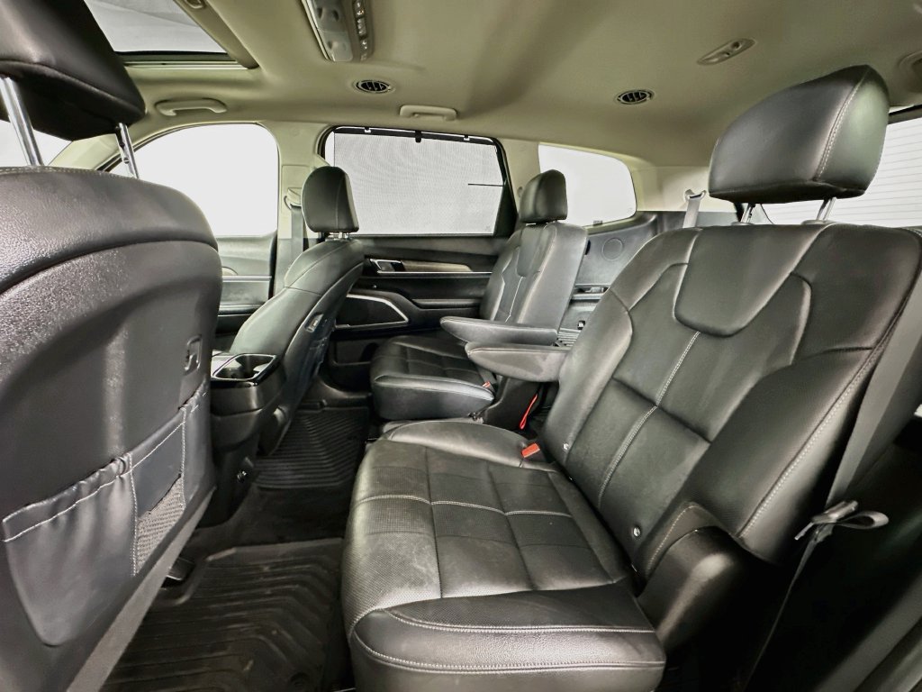 Used 2022 Kia Telluride EX w/ EX Premium Package FWD image 17