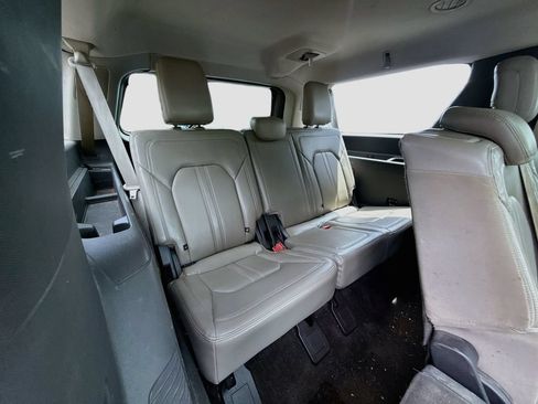 Used 2018 Ford Expedition Max Limited RWD image 30