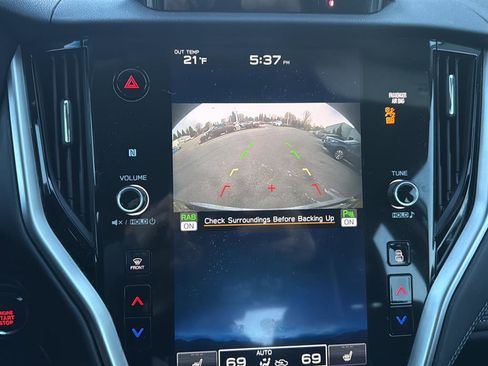 Used 2022 Subaru Legacy Limited w/ Popular Package #3 image 8