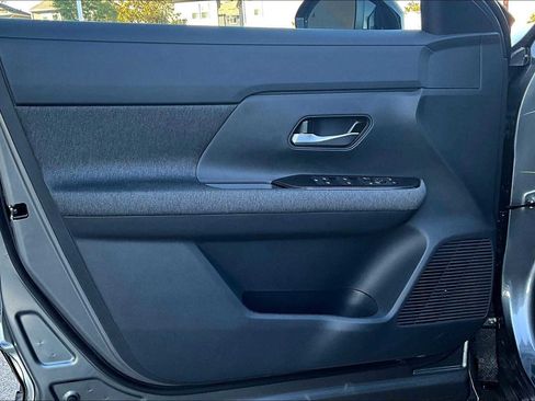 New 2026 Nissan Kicks SV image 13