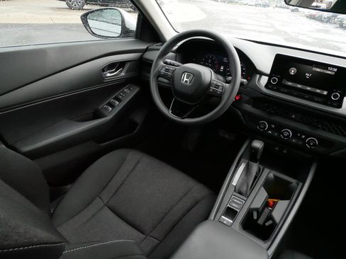 Used 2023 Honda Accord LX image 9
