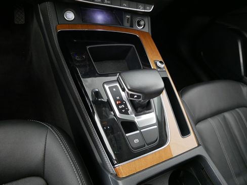 Used 2022 Audi Q5 2.0T Premium Plus image 24