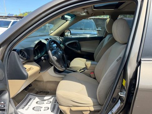 Used 2011 Toyota RAV4 4WD w/ Upgrade Value Pkg image 9