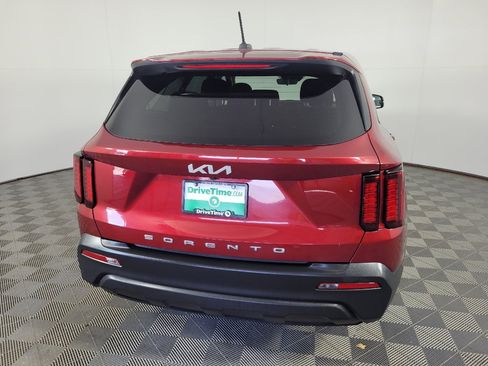 Used 2022 Kia Sorento LX FWD image 7