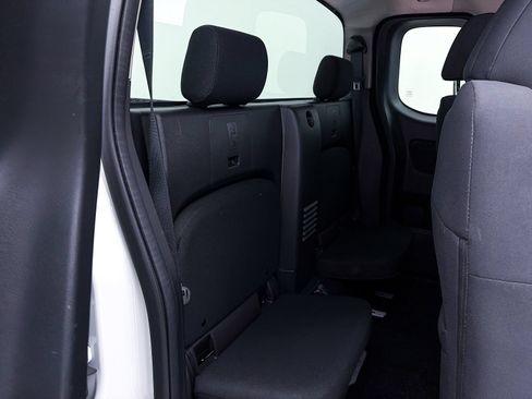 Used 2022 Nissan Frontier S w/ Technology Package RWD image 31