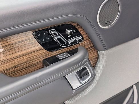 Used 2018 Land Rover Range Rover Supercharged image 16