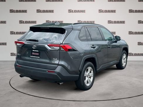 Used 2021 Toyota RAV4 XLE AWD/4WD image 5