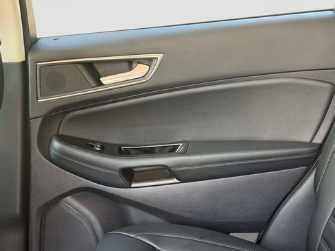 Used 2019 Ford Edge SEL w/ Equipment Group 201A AWD/4WD image 16