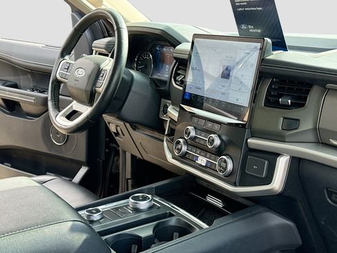 Certified 2024 Ford Expedition XLT AWD/4WD image 5