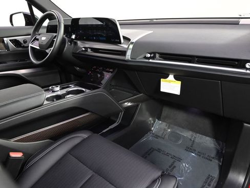New 2026 Cadillac Vistiq Premium Luxury w/ LPO, Floor Liner Package AWD/4WD image 15