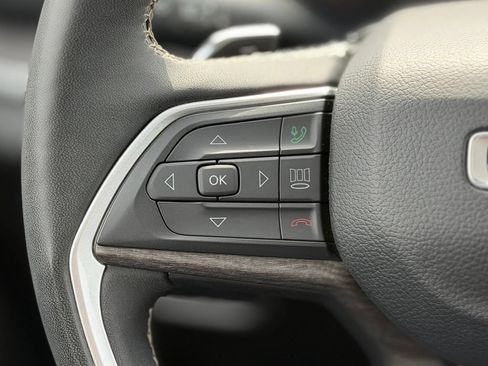 Used 2023 Jeep Grand Cherokee Limited AWD/4WD image 9