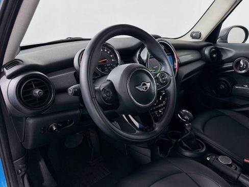 Used 2017 MINI Cooper 4-Door Hardtop FWD image 9