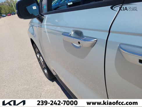 New 2026 Kia Carnival EX FWD image 12