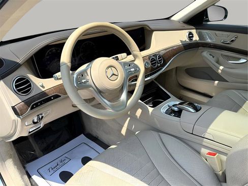 Used 2018 Mercedes-Benz S 560 Sedan image 11