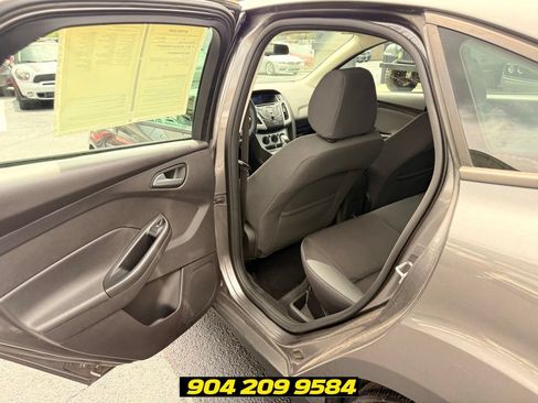 Used 2014 Ford Focus SE FWD image 23