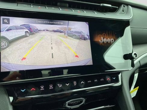 New 2026 Jeep Grand Cherokee Limited AWD/4WD image 12