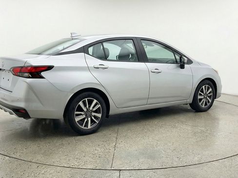 Used 2025 Nissan Versa SV image 9