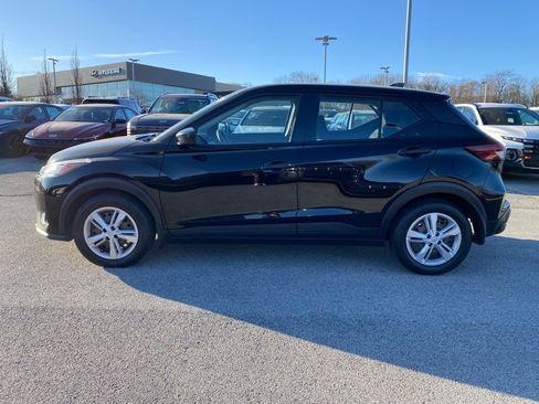 Used 2021 Nissan Kicks S image 4
