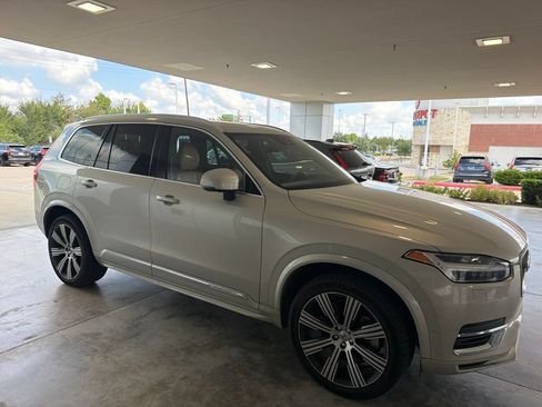 Used 2022 Volvo XC90 T8 Inscription w/ Advanced Package AWD/4WD image 6