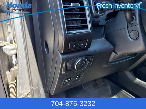Used 2021 Ford Expedition Max Limited image 19