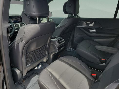 Certified 2026 Mercedes-Benz GLS 580 4MATIC image 11