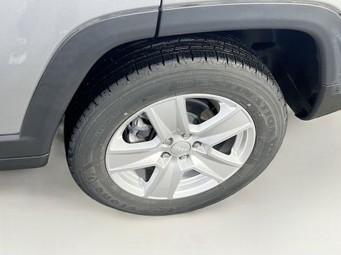 Used 2022 Jeep Compass Latitude AWD/4WD image 28