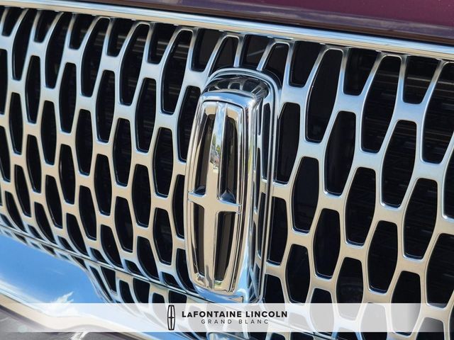 Used 2023 Lincoln Nautilus Reserve AWD/4WD image 9