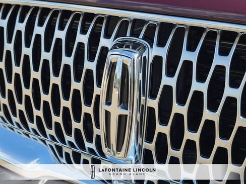 Used 2023 Lincoln Nautilus Reserve AWD/4WD image 9