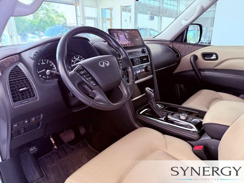 Used 2023 INFINITI QX80 Premium Select w/ All-Season Package RWD image 25