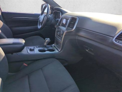 Used 2019 Jeep Grand Cherokee Laredo image 22