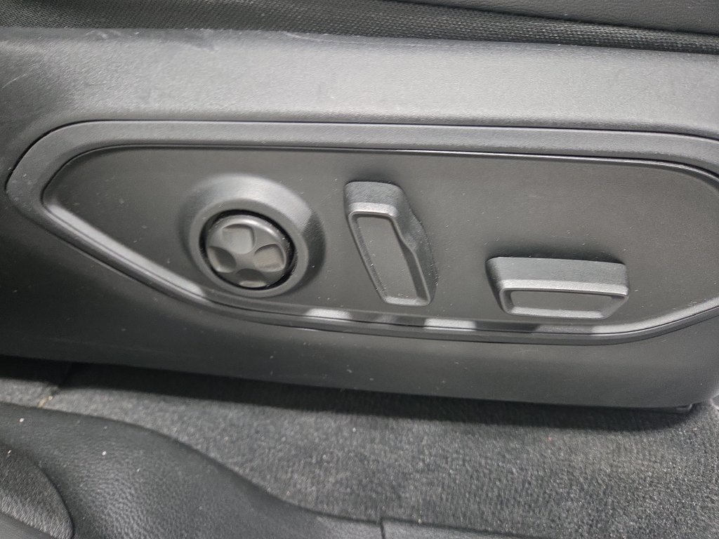 Used 2023 Jeep Grand Cherokee L Limited AWD/4WD image 20