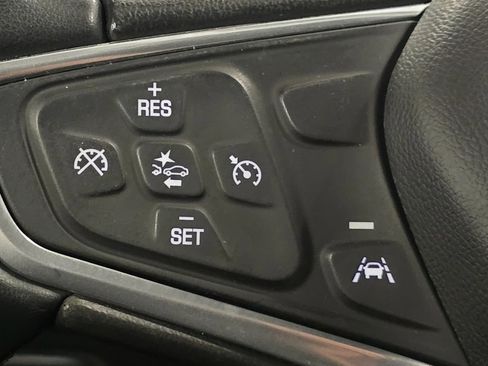 Used 2023 Chevrolet Equinox LT image 31