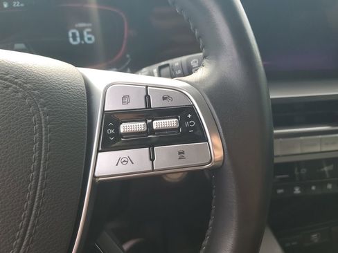 Used 2025 Kia Telluride LX FWD image 21