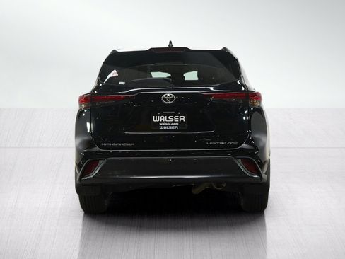 Used 2024 Toyota Highlander Limited AWD/4WD image 6