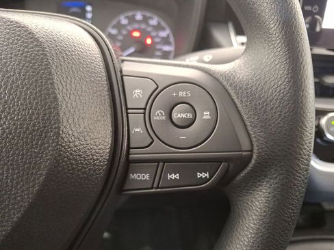 Used 2025 Toyota Corolla LE w/ LE Premium Package FWD image 18