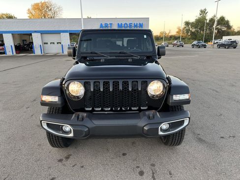 Used 2023 Jeep Gladiator Sport image 9