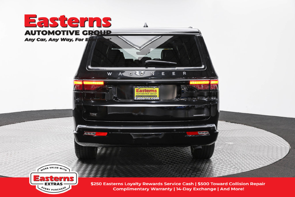 Used 2024 Jeep Wagoneer L Series II RWD image 7