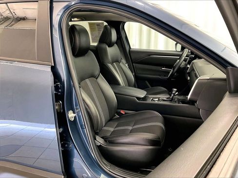 Used 2025 MAZDA CX-50 AWD 2.5 S w/ Premium Package image 11