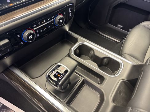 Used 2024 Chevrolet Silverado 1500 LT Trail Boss w/ Convenience Package II AWD/4WD image 23