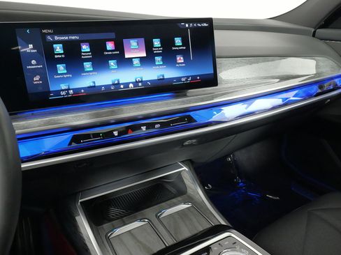 Used 2024 BMW 740i xDrive image 49