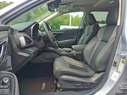 Used 2025 Subaru Outback Onyx Edition AWD/4WD image 13